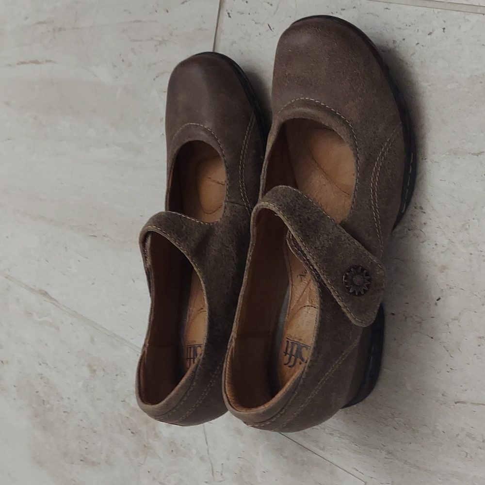 Sofft Leather Mary Jane Comfort Shoe. 7.5